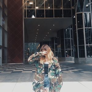 Meet your Posher, Carina